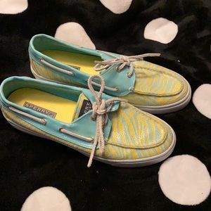 Women’s sperry boat shoe